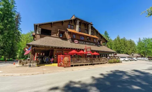 Apgar Lookout Suites Hotel di Flathead County