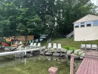 Charming 2-Bedroom Ranch Style Waterfront Mobile with Boat Dock in Meredith - AC
