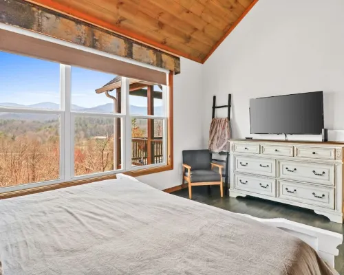 Views Views Views, Comfort, Location, Amenities Hotels in Cherry Log