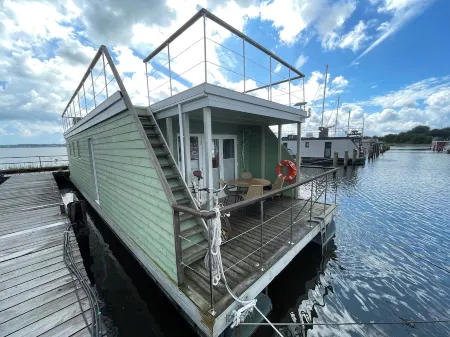 Houseboat Walfisch for 5 pers, with roof terrace in Schleswig