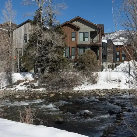 Modern Escape on the Blue
