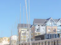 Sunny 2nd-floor apartment facing the sea. Wifi Hotels in Berck