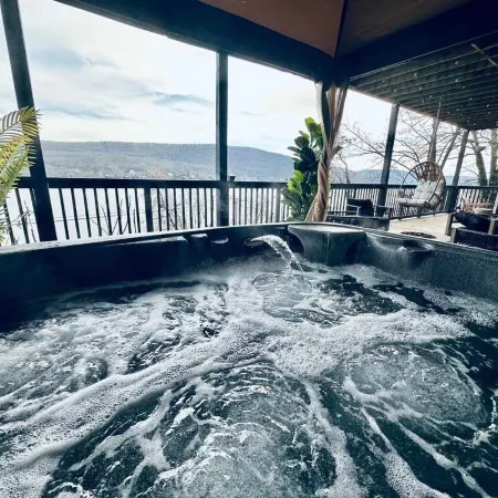Entire Lakeview House ~ 1 Hour to MetLife ~ Hot Tub~Firepit~Stunning View~Decks