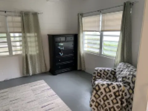 Comfy, breezy 2 bed 1 bath - Northside apartment.