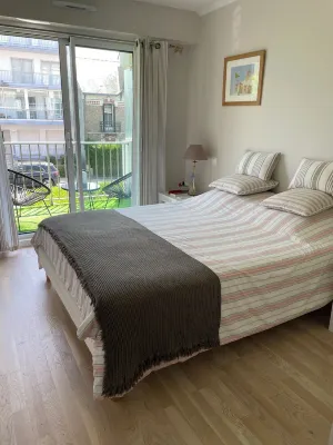 Charming apartment in La Baule, close to shops and beach.