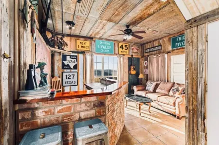 Rancho Vista Cabin - Frio - Garner - Sleeps 10 Отели в г. Конкан