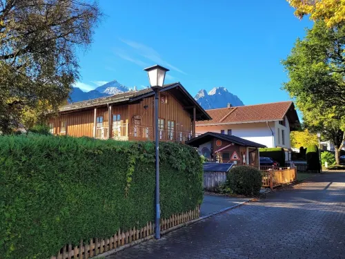 Alpinestay #1 - Apartment for 6: Mountain View, Balcony, Fireplace, Cinema, Yoga, Parking Lot