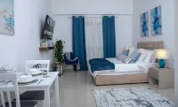 Stunning and Cozy Sea View  Studio Apartment Отели в г. 