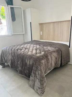 Lovely new T2 apartment bathed in sunshine all day with terrace and private garden