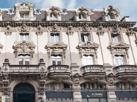 Auberge de jeunesse HI Avignon Отели рядом с достопримечательностью «Мост Сен-Бенезе»
