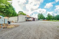 Murphysboro Retreat w/ Deck Near Kinkaid Lake!