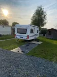 Caravan for rent by pond - enjoy nature, peace and quiet! Hotels in Geraardsbergen