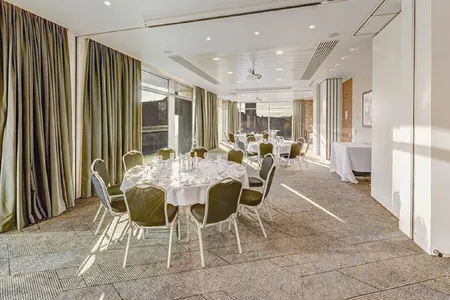 DoubleTree by Hilton Leeds City Centre Отели рядом с достопримечательностью «O2 Academy Leeds»