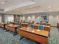Hampton Inn & Suites Sacramento at Csus Hotels near Curtis Park