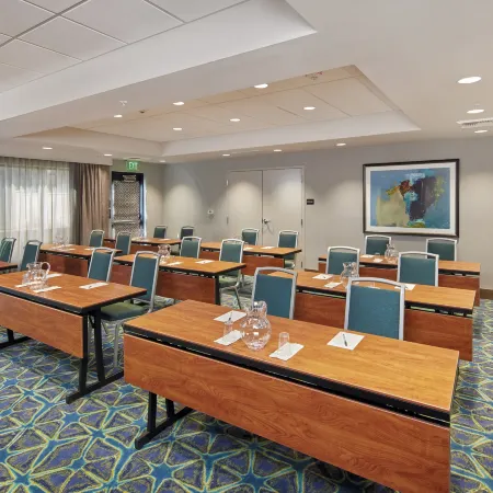 Hampton Inn & Suites Sacramento at Csus Отели рядом с достопримечательностью «Арден Фейр Молл»