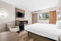 Econo Lodge - 2-Star