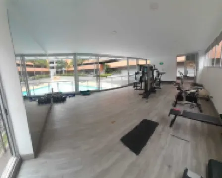 Delightful, Luxurious & Spacious 3-bedroom 2-bath Apartment