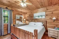 Copper Ridge Log Cabin RV/Boat/Trailer parking