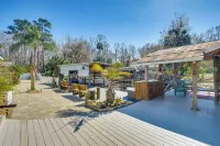 < 1 Mi to Boat Ramp: Canal-front Retreat in Astor! - 3-Star