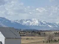 All new inside, 3-bedroom house, WiFi, AC beautiful Paradise Valley Yellowstone - 4-Star