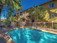 Charming Condo in Downtown Wickenburg - Walk to Events, Shopping and Dining Hotels in Wickenburg