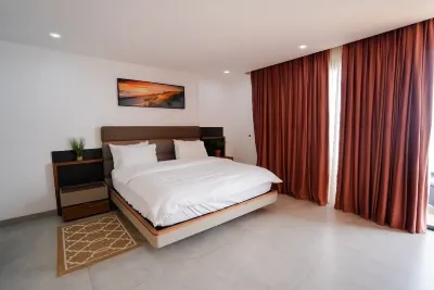 Spacious 3-bedroom, 3 Bathroom with Jacuzzi, pool, gym, and ocean view Отели в г. 