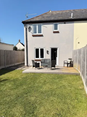 Spacious, entire 3 bedroom house in Wool (The Purbecks)