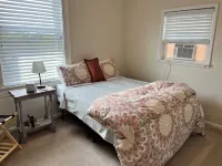 Charming 1-bedroom apartment in the historic district of enchanting Centerville Hotel a Washington Township