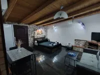 Camellia's Little House. Cozy Cottage with pool near the sea