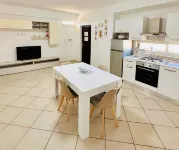 Serao House, apartment on the 2nd floor in the center Riserva naturale Foce Volturno - Costa di Licola附近的飯店