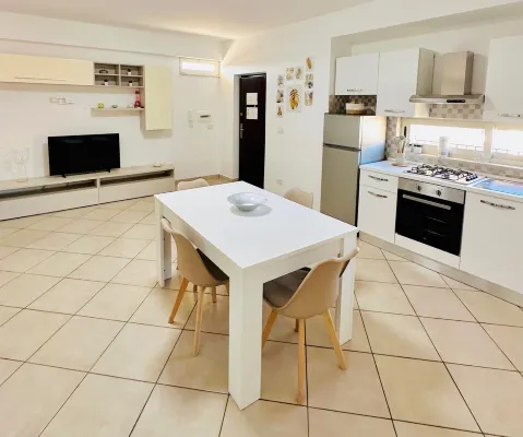 Serao House, apartment on the 2nd floor in the center