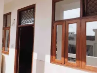 2 bedrooms spacious private apartment Hotel a North West Delhi