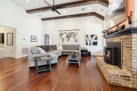 Beaver Lake Getaway  3BR w/ Hot Tub, Fire Pit & Boat Parking!