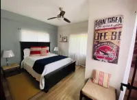 Tranquil and Friendly Village. Fully furnished  w/ AC & onsite manager.