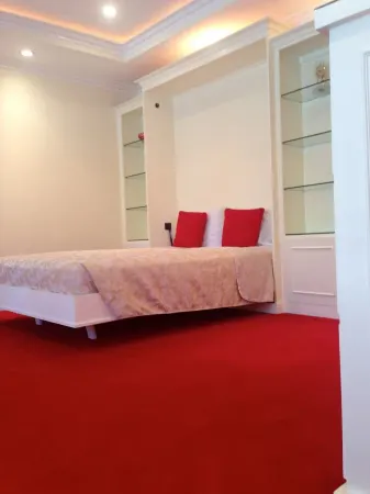 Safe & beautiful new studio in charming Sherman Oaks neighborhood Отели в г. Шерман-Окс