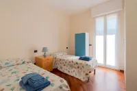 Wonderful three-room apartment with sea view Hotels in Albenga