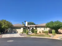 1/2acre Adult & Kid Playground-relax & have fun! Pool/spa-golf-tennis-shopping