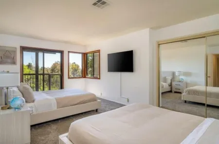 Family Fun Mountain Villa in San Diego Pool/Jacuzzi, Water-slide, PickleBall