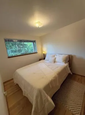 Beautiful 3 Bedroom Shoreline Guesthouse