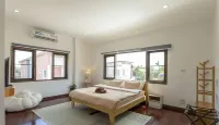 9 BR Huge Pool Villa near Central Festival. 15 Min to Old city and Nimman