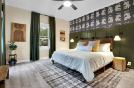 Pet-Friendly 2Br • Fenced Yard Near Downtown Greenville