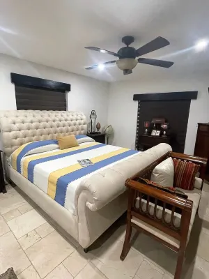 Dadeland Area, Baptist Hospital, University of Miami, 25 mins from South Beach Hotels in der Nähe von The Falls