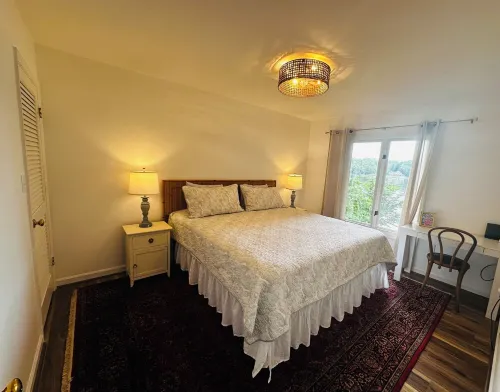 Lakefront Autumn Getaway: Firepit, S’mores, Fishing, Golf, Apples