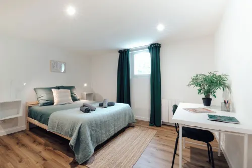 Large house & annex, close to La Rochelle Hotels in Nieul-sur-Mer