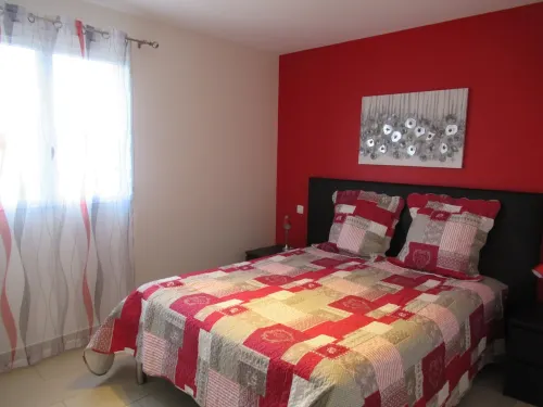 Apartment with view on pine forest and calm 알렌야 호텔