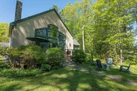 Spacious Lakehouse +Private Dock+Firepit+Kayaks Hotels in Raymond