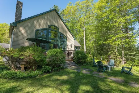 Spacious Lakehouse +Private Dock+Firepit+Kayaks