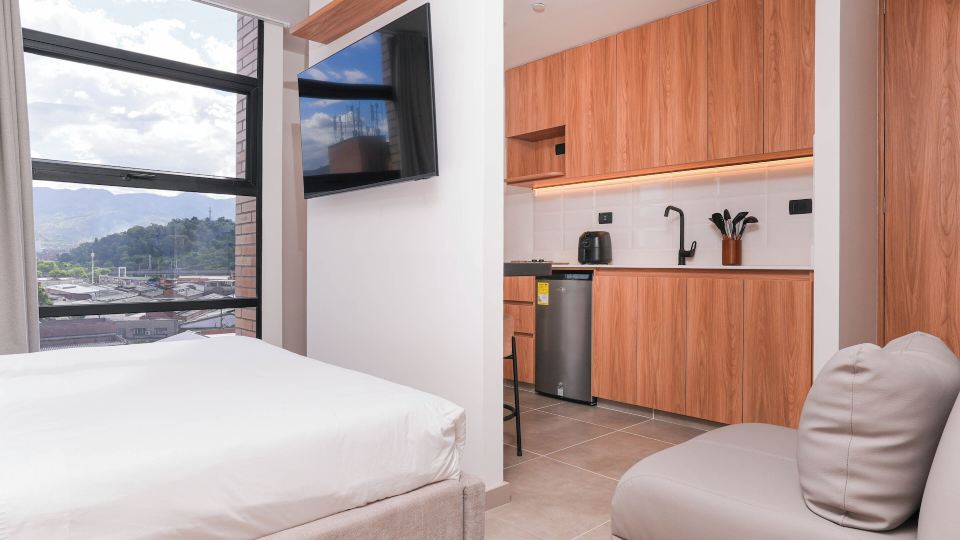 Metropolitan Living by HOUSY