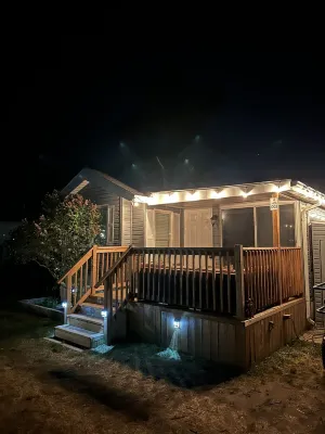 Beautiful 3-Bedroom Cottage located on Sherkston Shores! Hotels in Port Colborne