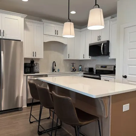 Auburn Getaway Home- Close to Campus!  Sleeps 8, Family-Friendly.
